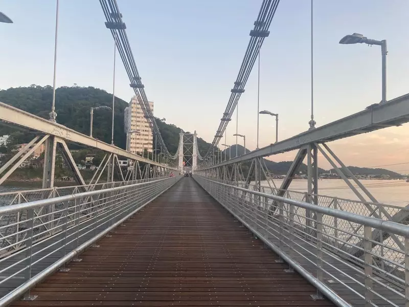 Restaurada, Ponte Pênsil de São Vicente mantém o charme e a funcionalidade